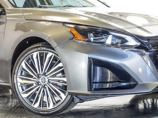 Gun Metallic 2024 Nissan Altima 2.5 SL