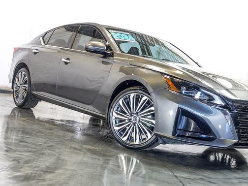 Gun Metallic 2024 Nissan Altima 2.5 SL