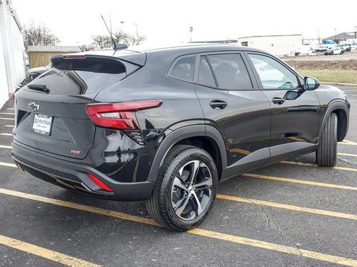 Mosaic Black Metallic 2026 Chevrolet Trax FWD 1RS