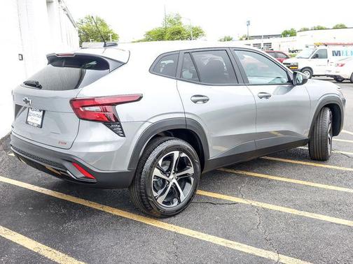 Sterling Gray Metallic 2026 Chevrolet Trax FWD 1RS