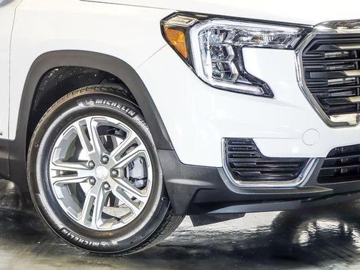 Summit White 2023 GMC Terrain SLE
