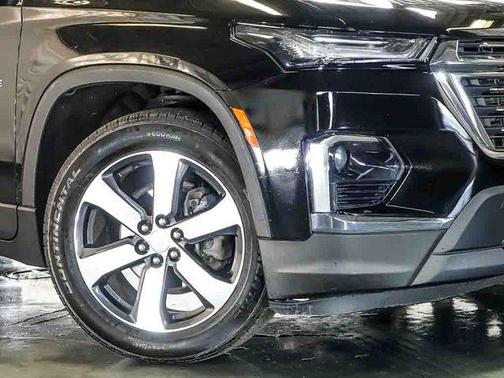 Mosaic Black Metallic 2023 Chevrolet Traverse LT Leather