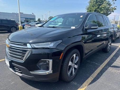 Mosaic Black Metallic 2023 Chevrolet Traverse LT Leather