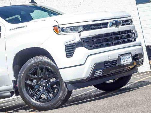 Summit White 2026 Chevrolet Silverado 1500 RST