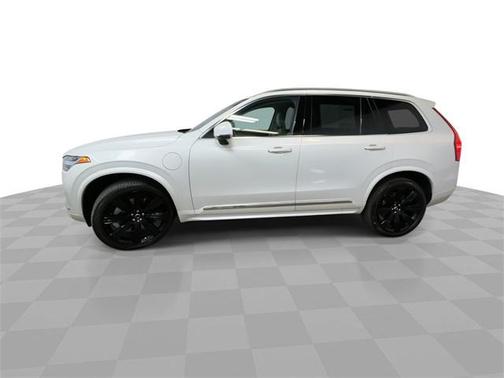 2022 Volvo XC90 Recharge Plug-In Hybrid T8 Inscription 7 Passenger