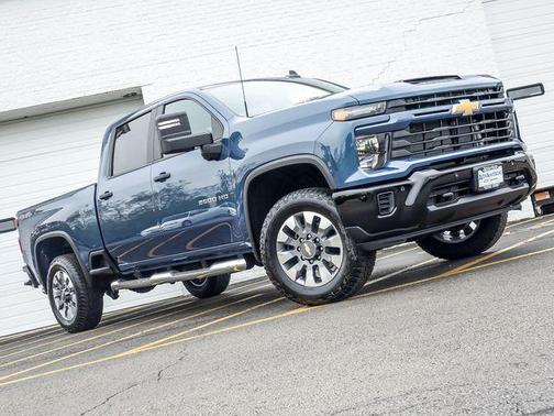 Lakeshore Blue Metallic 2026 Chevrolet Silverado 2500 Custom