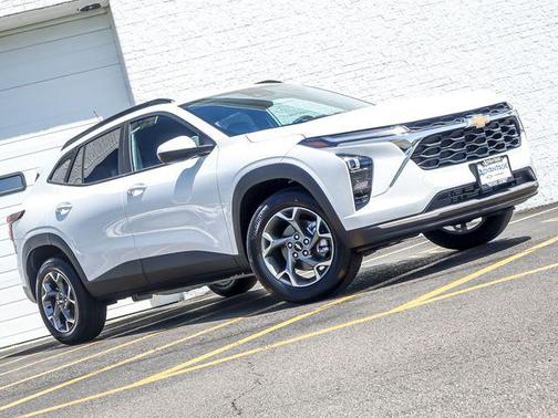 Summit White 2026 Chevrolet Trax LT