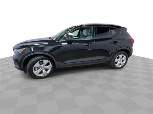 2020 Volvo XC40 T5 Momentum