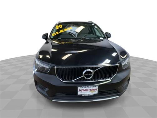 2020 Volvo XC40 T5 Momentum