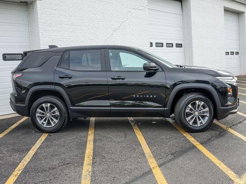 Mosaic Black Metallic 2026 Chevrolet Equinox 1LT