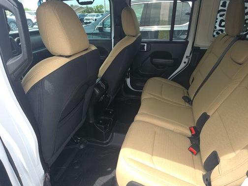 Bright White Clearcoat 2021 Jeep Wrangler Unlimited Sport