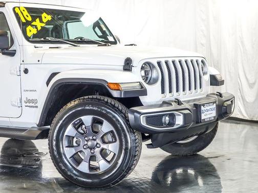 Bright White Clearcoat 2018 Jeep Wrangler Unlimited Sahara