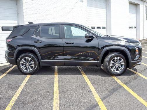 Mosaic Black Metallic 2026 Chevrolet Equinox 1LT