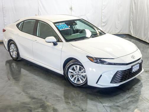 Ice Cap 2025 Toyota Camry LE