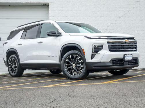 Summit White 2026 Chevrolet Traverse LT