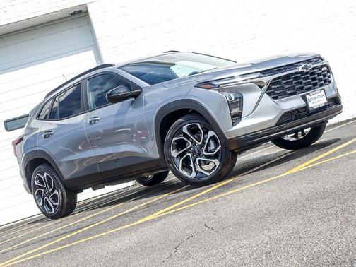 Sterling Gray Metallic 2026 Chevrolet Trax FWD 2RS