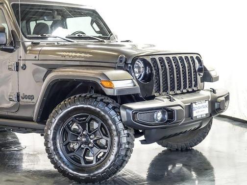 Granite Crystal Metallic Clearcoat 2023 Jeep Gladiator Willys 4x4