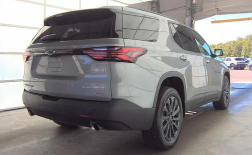 Sterling Gray Metallic 2023 Chevrolet Traverse RS