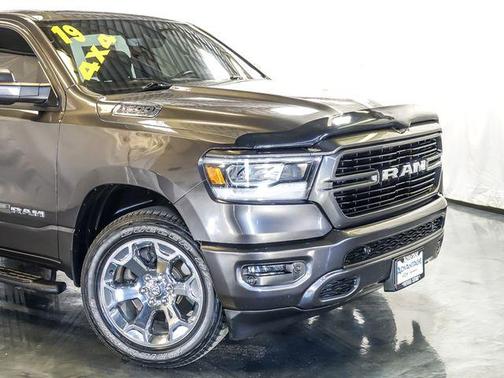 Granite Crystal Metallic Clearcoat 2019 RAM 1500 Big Horn