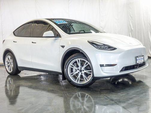 2023 Tesla Model Y Long Range Dual Motor All-Wheel Drive