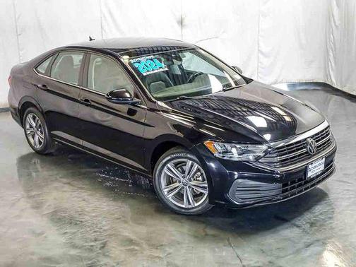 Pyrite Silver Metallic 2024 Volkswagen Jetta 1.5T SE