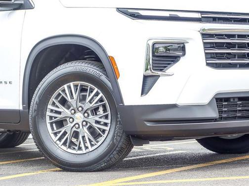 Summit White 2026 Chevrolet Traverse LT