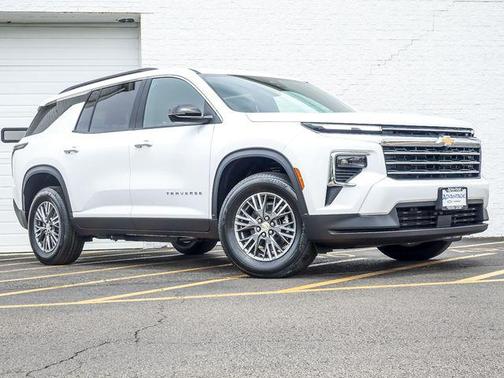 Summit White 2026 Chevrolet Traverse LT