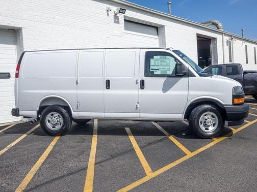 2025 Chevrolet Express 2500 RWD 2500 Regular Wheelbase WT