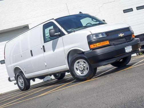 2025 Chevrolet Express 2500 RWD 2500 Regular Wheelbase WT