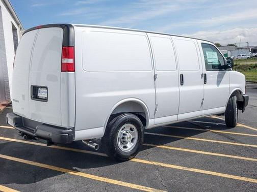 2025 Chevrolet Express 2500 RWD 2500 Regular Wheelbase WT