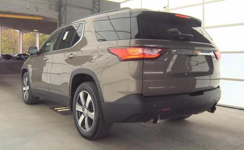 Stone Gray Metallic 2020 Chevrolet Traverse LT Leather