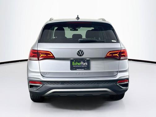 Pyrite Silver Metallic 2024 Volkswagen Taos SE