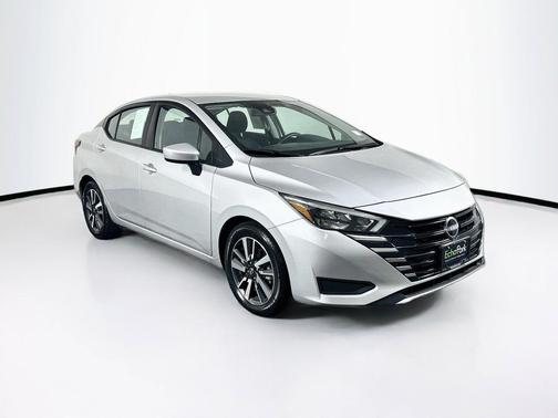 Brilliant Silver Metallic 2025 Nissan Versa 1.6 SV