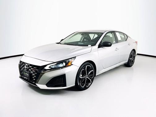 Brilliant Silver Metallic 2024 Nissan Altima 2.5 SR