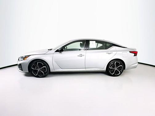 Brilliant Silver Metallic 2024 Nissan Altima 2.5 SR