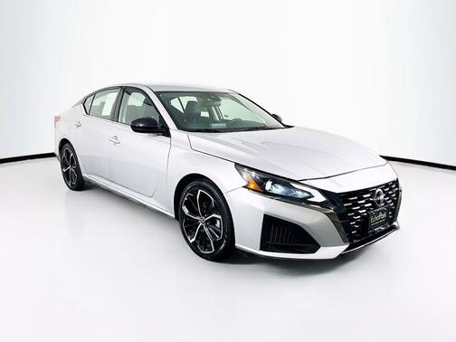 Brilliant Silver Metallic 2024 Nissan Altima 2.5 SR