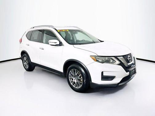 Glacier White 2017 Nissan Rogue SV