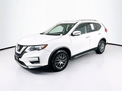 Glacier White 2017 Nissan Rogue SV