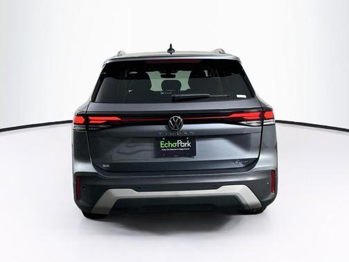 Platinum Gray Metallic 2026 Volkswagen Tiguan 2.0T SE
