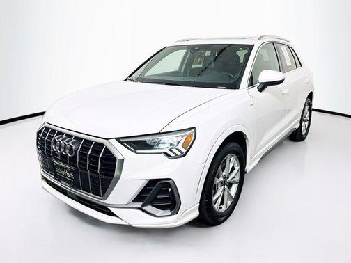 2023 Audi Q3 S line Premium