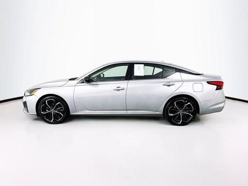 Brilliant Silver Metallic 2023 Nissan Altima 2.5 SR