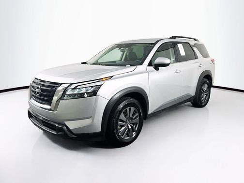 Brilliant Silver Metallic 2025 Nissan Pathfinder SV