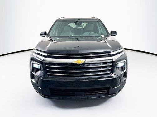 Mosaic Black Metallic 2025 Chevrolet Traverse LT