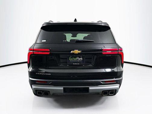 Mosaic Black Metallic 2025 Chevrolet Traverse LT