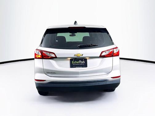 Silver Ice Metallic 2020 Chevrolet Equinox LS