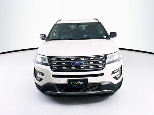 White Platinum Metallic Tri-Coat 2017 Ford Explorer XLT