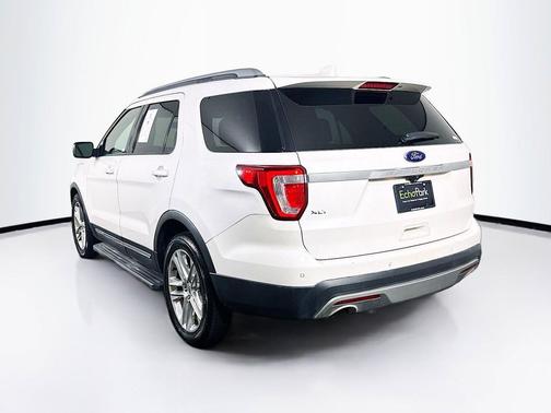 White Platinum Metallic Tri-Coat 2017 Ford Explorer XLT