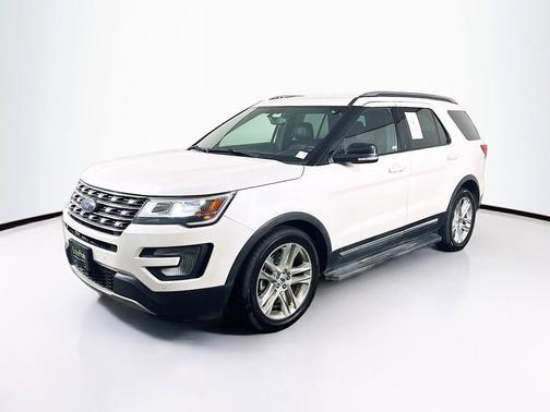 White Platinum Metallic Tri-Coat 2017 Ford Explorer XLT