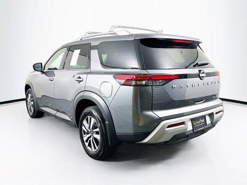 Gun Metallic 2025 Nissan Pathfinder SL