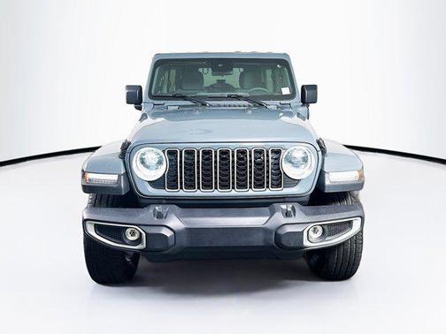 Anvil Clearcoat 2025 Jeep Wrangler 4xe Sahara